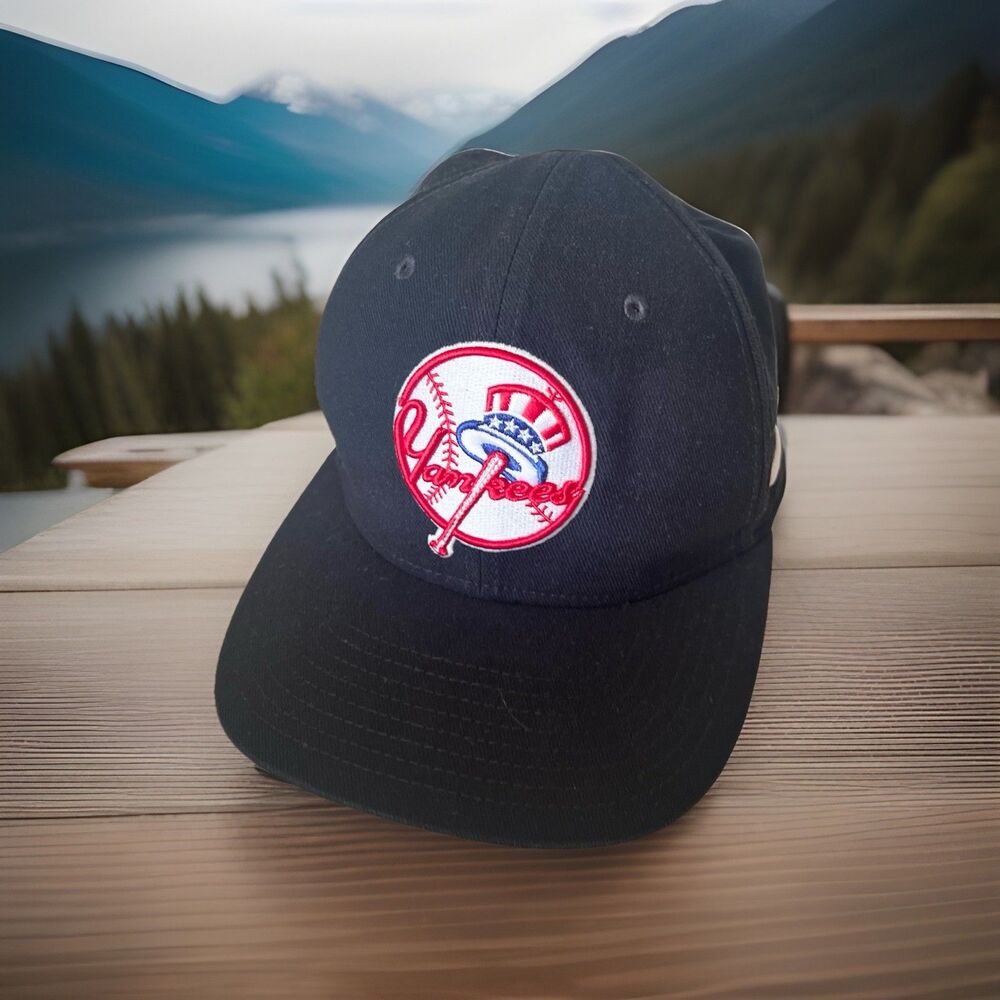 New York Yankees Dark Blue Nike Classics Dri-Fit Fitted Baseball Hat Adult M/L